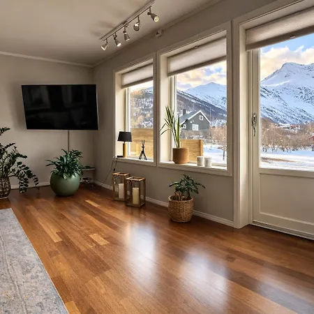 Furuflaten House - Daltind View